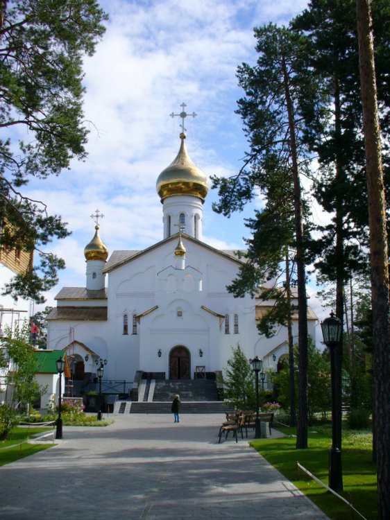 Церковь Успения Пресвятой Богородицы, Когалым (Когалым, город, Ханты-Мансийский автономный округ). фасады