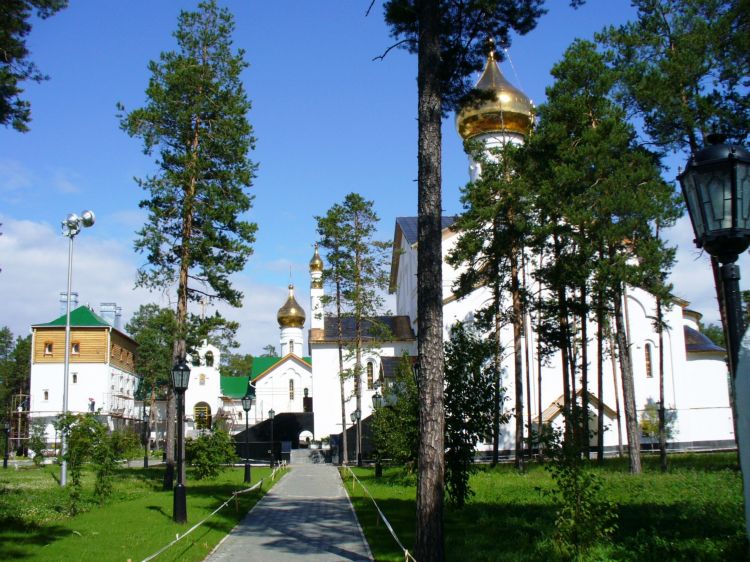 Церковь Успения Пресвятой Богородицы, Когалым (Когалым, город, Ханты-Мансийский автономный округ). фасады