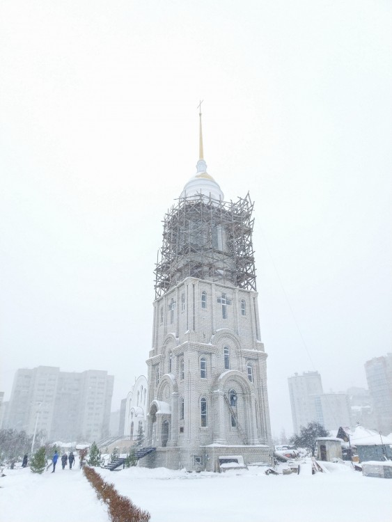 Воронеж. Церковь Ксении Петербургской. документальные фотографии, Строится колокольня