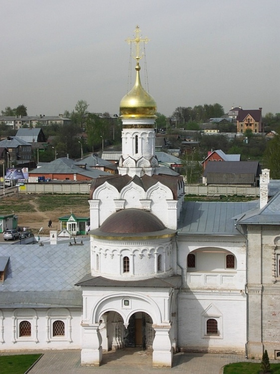 Павловская Слобода. Домовая церковь Николая и Александры, царственных страстотерпцев. фасады, вид с колокольни