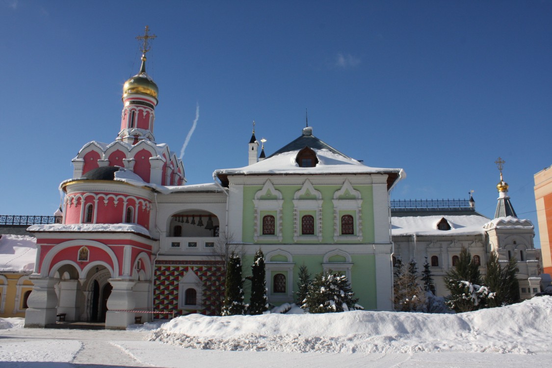 Павловская Слобода. Домовая церковь Николая и Александры, царственных страстотерпцев. фасады