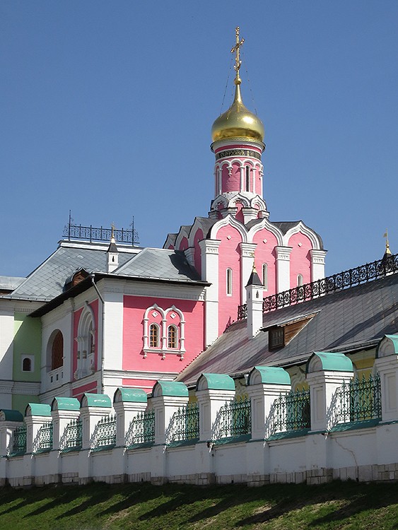 Павловская Слобода. Домовая церковь Николая и Александры, царственных страстотерпцев. фасады