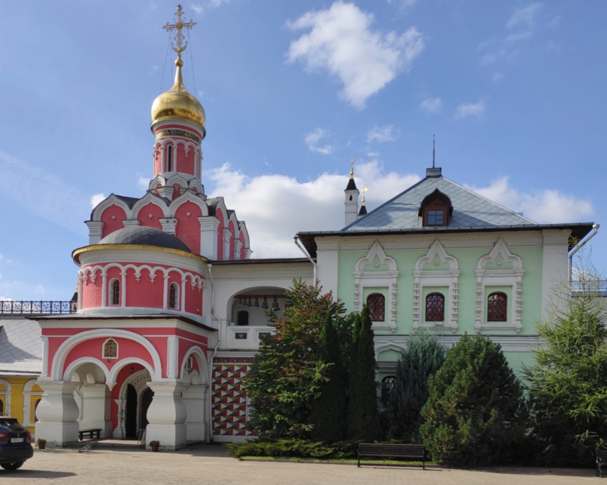 Часовня Царственных страстотерпцев Покров