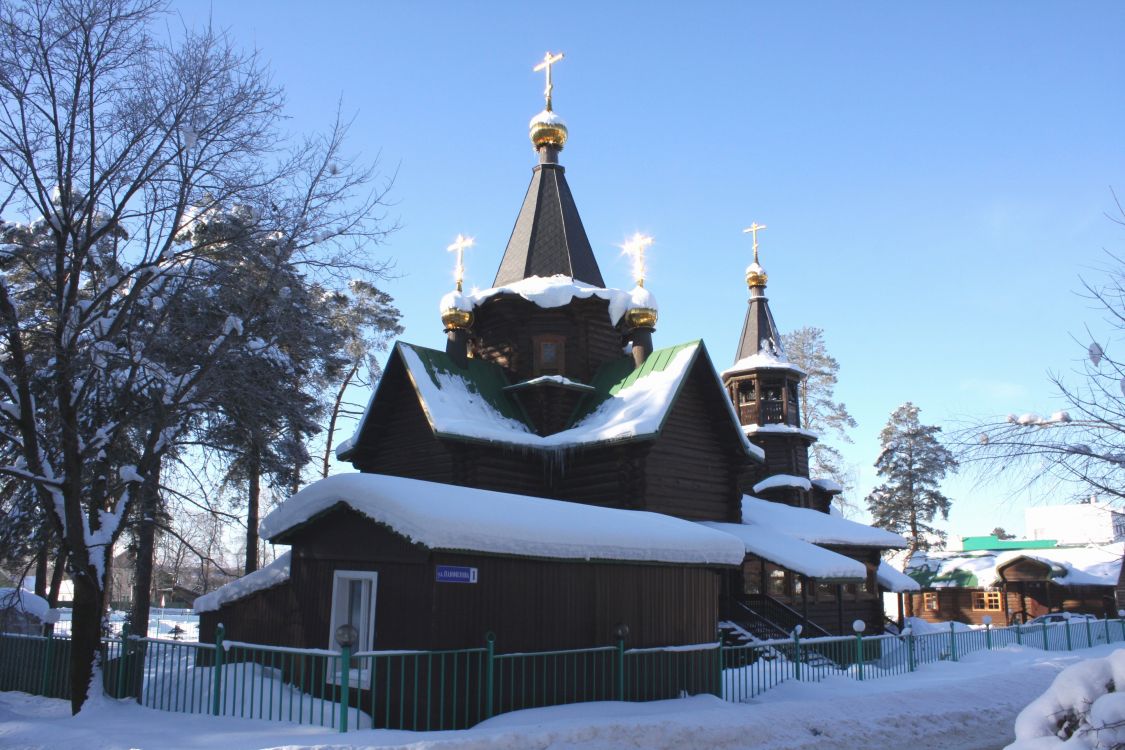 Снегири. Церковь Серафима Саровского. фасады