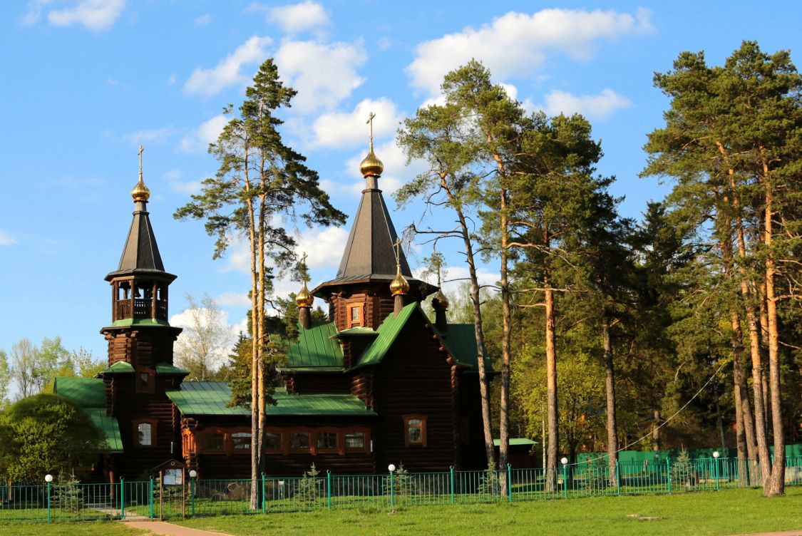 Снегири. Церковь Серафима Саровского. фасады