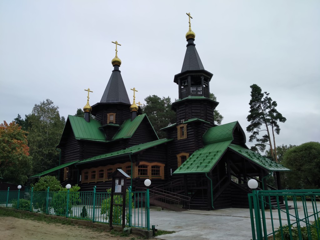 Церковь Серафима Саровского, Снегири (Истринский городской округ и ЗАТО Восход, Московская область). фасады
