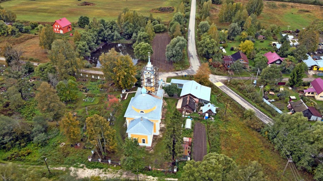 Церковь Спаса Нерукотворного Образа, Дулово (Конаковский район, Тверская область). общий вид в ландшафте