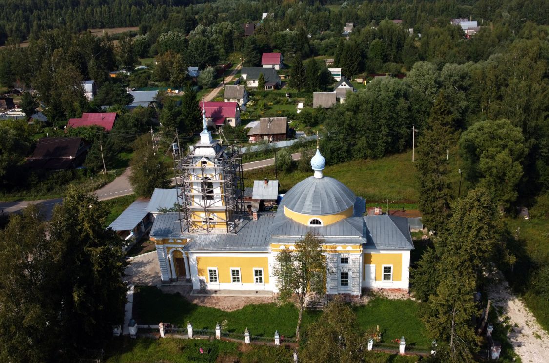 Церковь Спаса Нерукотворного Образа, Дулово (Конаковский район, Тверская область). общий вид в ландшафте