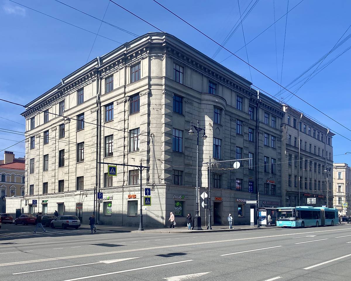 Вид с ЮВ, фасады. Церковь Иверской иконы Божией Матери на бывшем подворье Ново-Афонского монастыря, Адмиралтейский район (Санкт-Петербург, г. Санкт-Петербург)