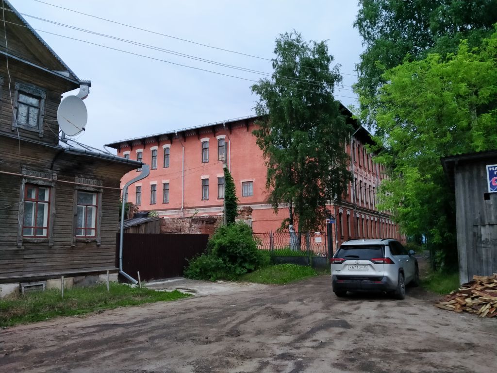 Домовая церковь Покрова Пресвятой Богородицы при бывшем Епархиальном женском училище, Великий Устюг (Великоустюгский район, Вологодская область). дополнительная информация