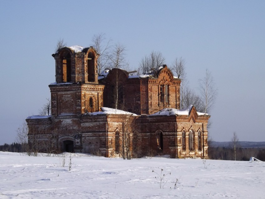 Церковь Илии Пророка, Рязань, урочище (Слободской район, Кировская область). общий вид в ландшафте, Ильинская церковь в марте