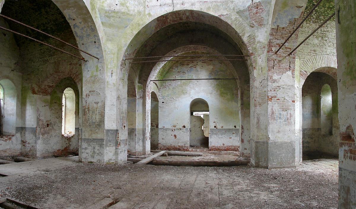 Вид с востока, интерьер и убранство. Церковь Рождества Пресвятой Богородицы, Гнилево (Трубчевский район, Брянская область)