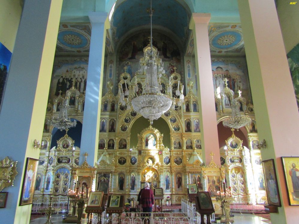 Собор Петра и Павла, Новотроицк (Новотроицк, город, Оренбургская область). художественные фотографии, Иконостас. Внутреннее убранство.