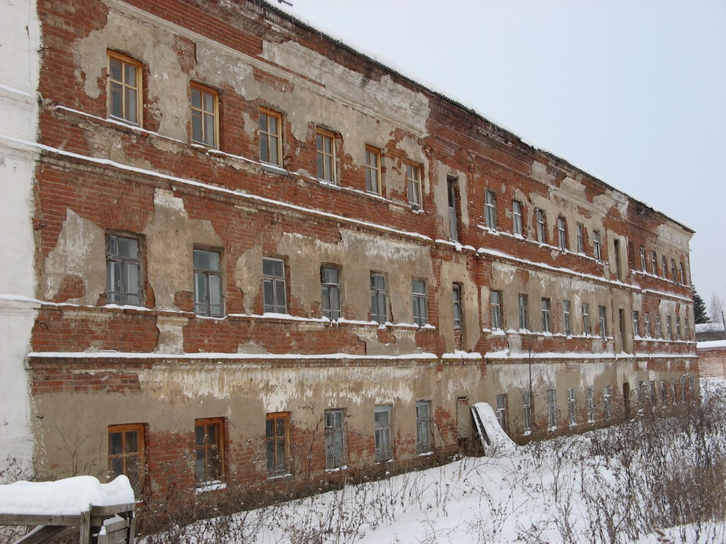 Елабужский Казанско-Богородицкий женский монастырь, Елабуга (Елабужский район, Республика Татарстан). дополнительная информация, Фрагмент тыльного фасада северного сестринского келейного корпуса