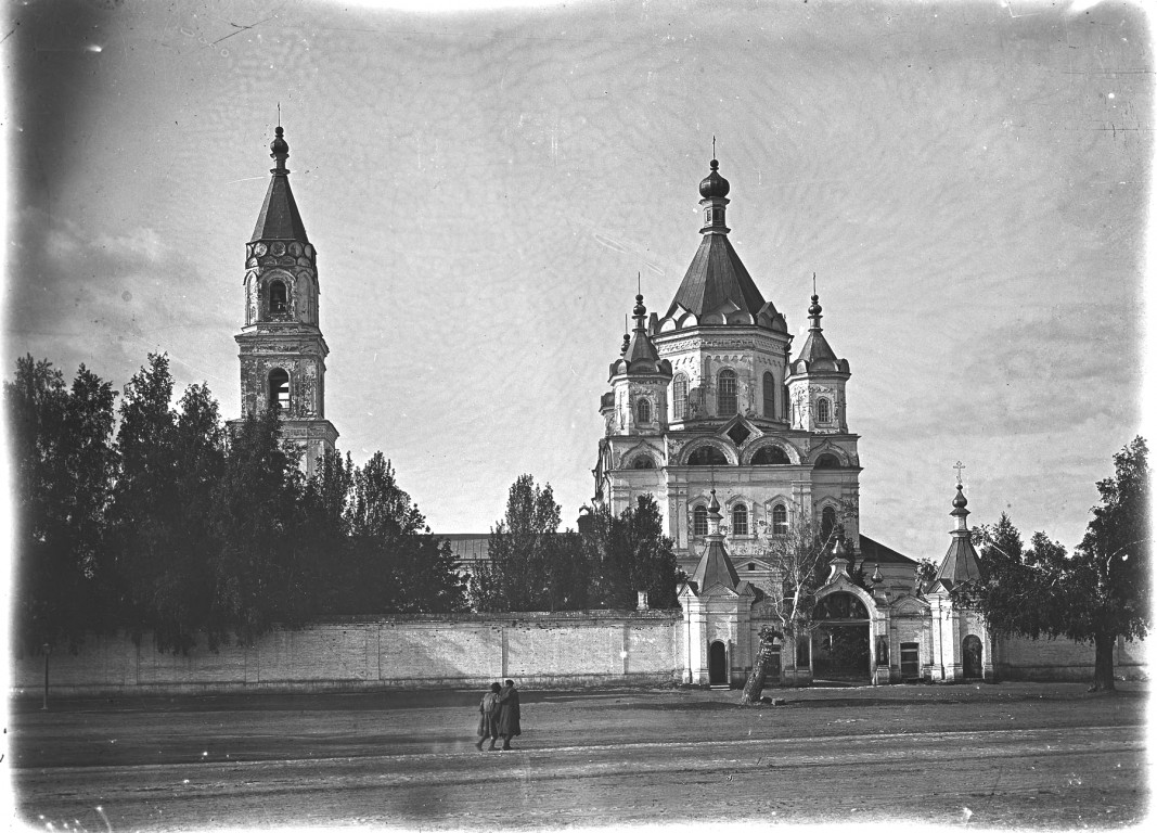 Елабужский Казанско-Богородицкий женский монастырь, Елабуга (Елабужский район, Республика Татарстан). архивная фотография, Фото с сайта: http://elabuga-foto.ru/homeland/_nunnery.html