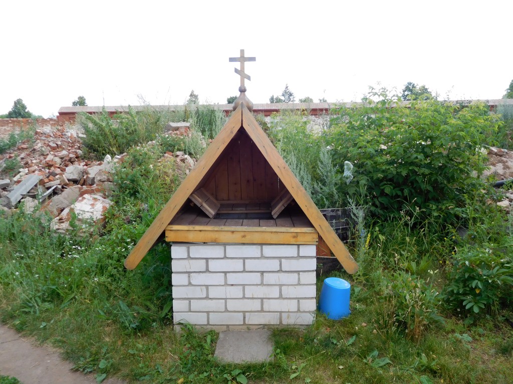 Елабужский Казанско-Богородицкий женский монастырь, Елабуга (Елабужский район, Республика Татарстан). дополнительная информация, колодец