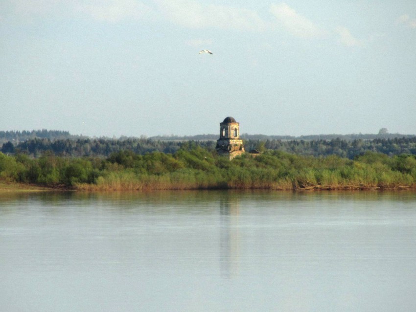 Церковь Рождества Пресвятой Богородицы, Большое Крыловское, урочище (Великоустюгский район, Вологодская область). общий вид в ландшафте, вид с севера