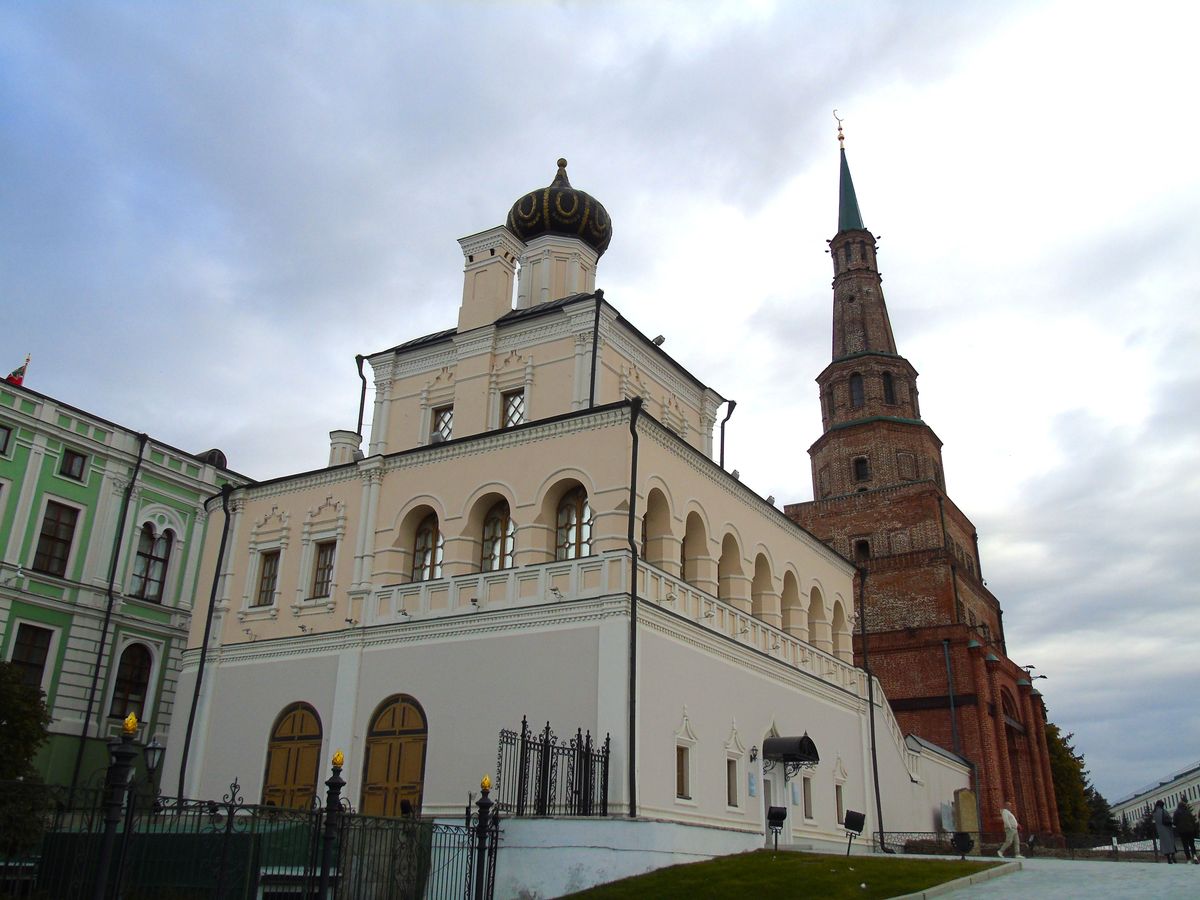 фасады. Кремль. Церковь Сошествия Святого Духа при Губернаторском дворце, Вахитовский район (Казань, город, Республика Татарстан)