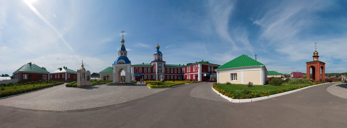 Норья. Мало-Дивеевский Серафимовский женский монастырь. общий вид в ландшафте