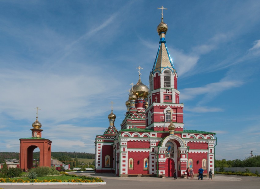 Норья. Мало-Дивеевский Серафимовский женский монастырь. фасады