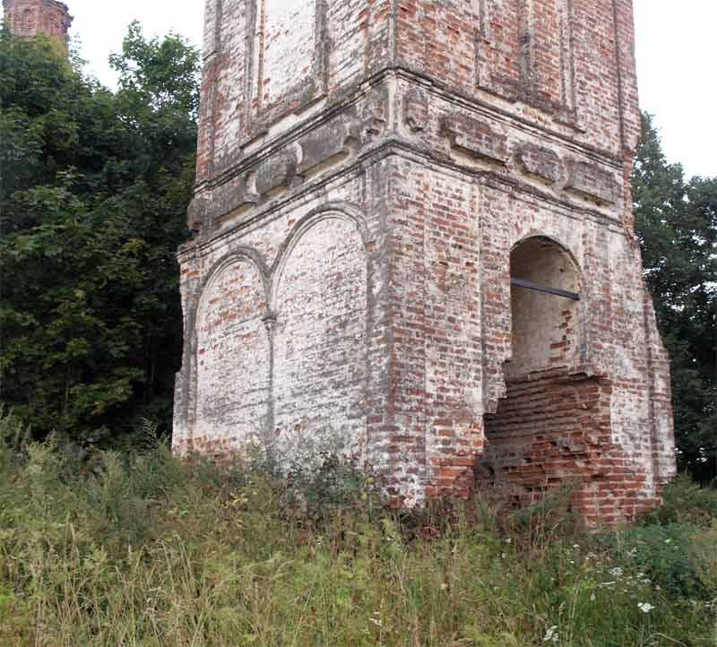 Церковь Успения Пресвятой Богородицы, Сопки (Куньинский район, Псковская область). архитектурные детали