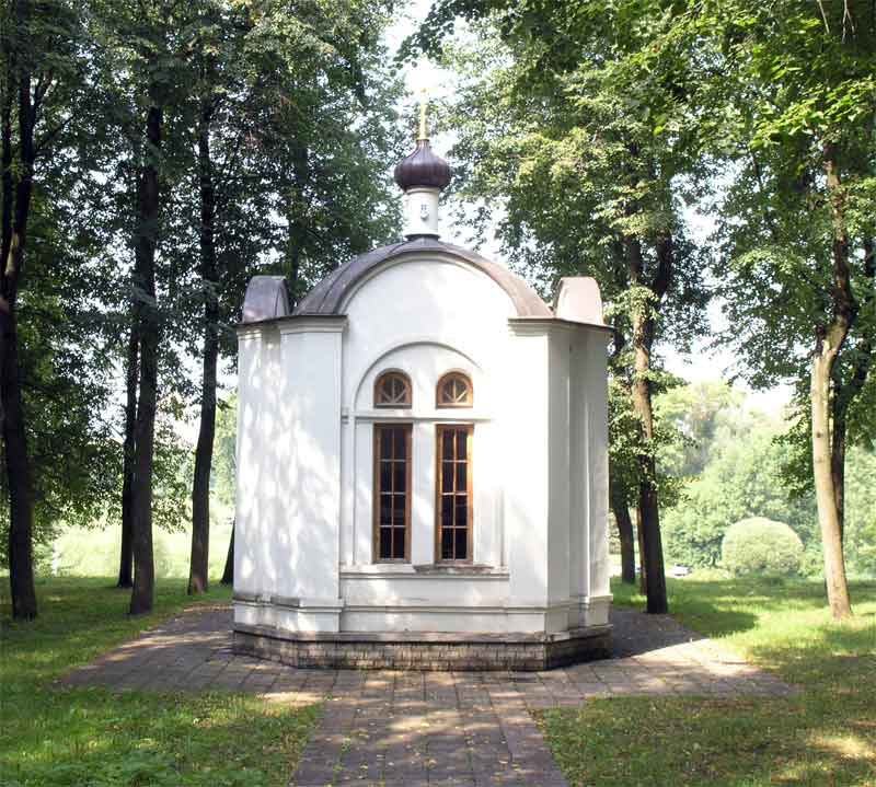 Часовня Екатерины (новая), Великие Луки (Великолукский район и г. Великие Луки, Псковская область). общий вид в ландшафте