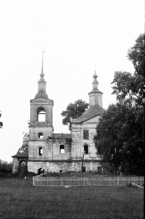Павшино. Церковь Николая Чудотворца. общий вид в ландшафте