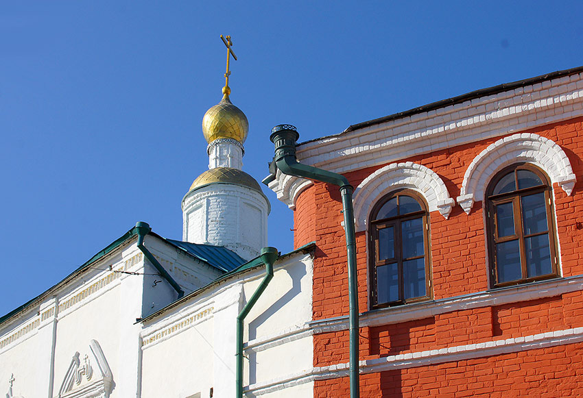 Вахитовский район. Казанско-Богородицкий монастырь. Церковь Веры, Надежды, Любови и матери их Софии. архитектурные детали