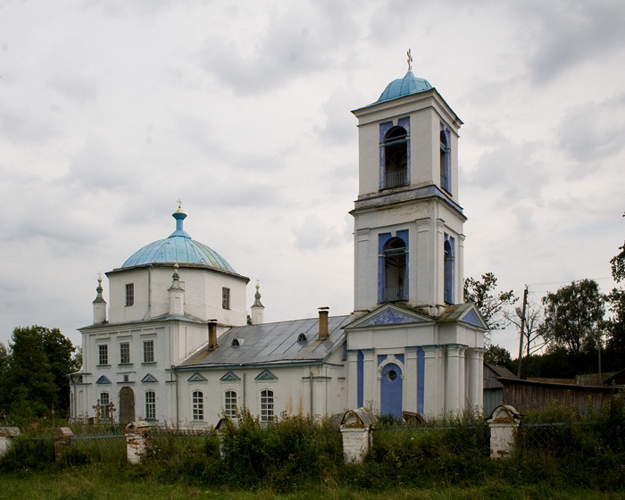Церковь Троицы Живоначальной, Охона (Пестовский район, Новгородская область). общий вид в ландшафте