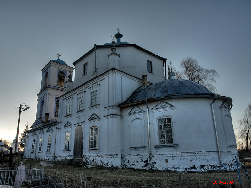 Охона. Церковь Троицы Живоначальной. фасады