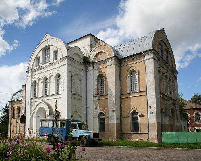 Бежецк. Церковь Иоанна Богослова. общий вид в ландшафте