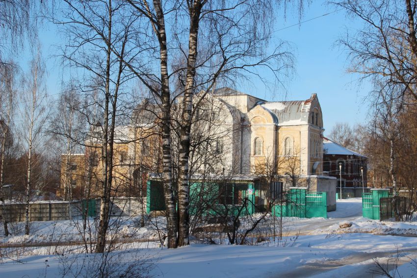 Церковь Иоанна Богослова, Бежецк (Бежецкий район, Тверская область). общий вид в ландшафте