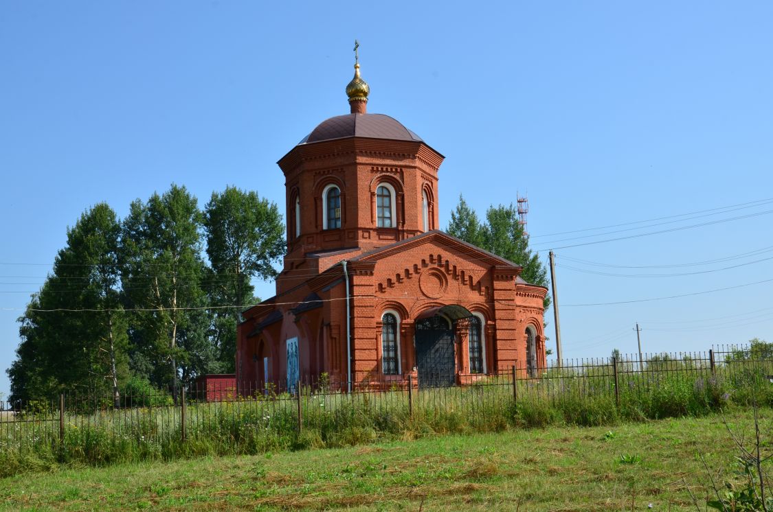 Церковь Михаила Архангела, Плоское (Свердловский район, Орловская область). общий вид в ландшафте