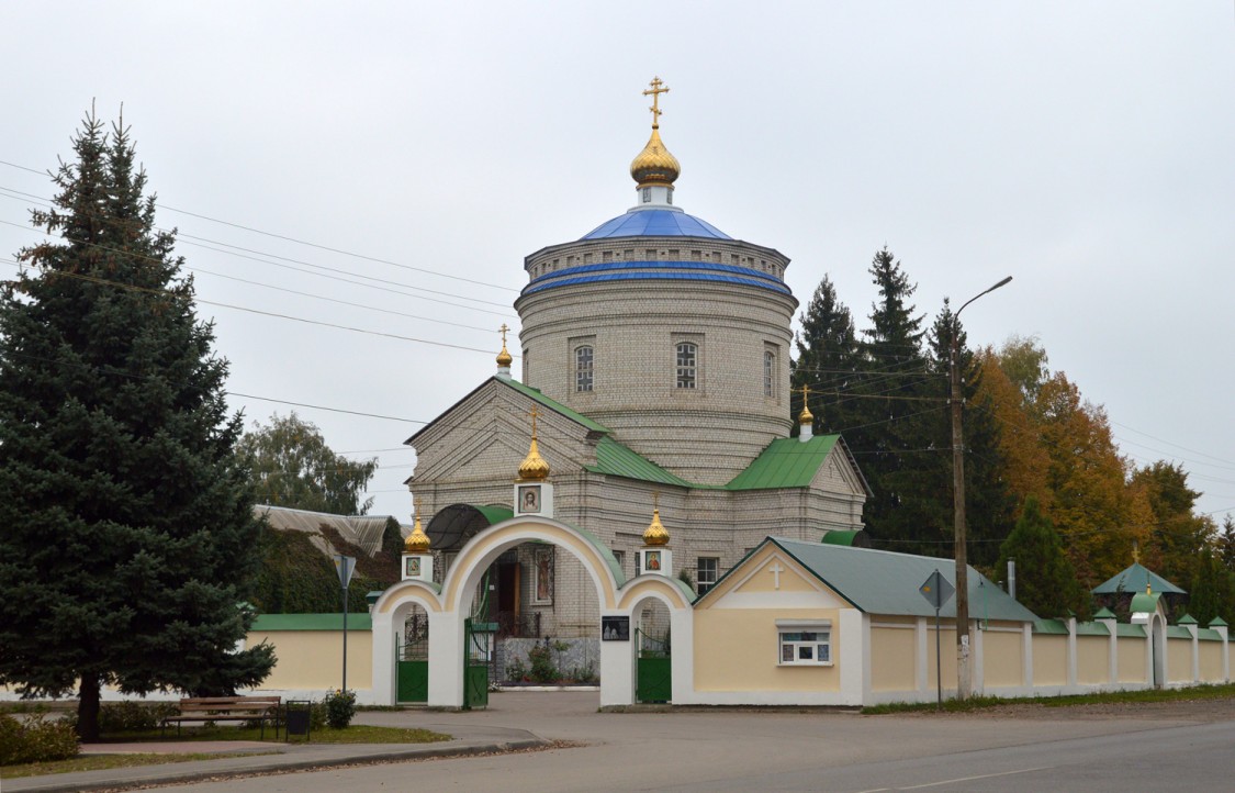 Ливны. Церковь Димитрия Солунского в Беломестной слободе. общий вид в ландшафте