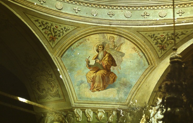 Церковь Воздвижения Креста Господня, Анкушино, урочище (Юрьянский район, Кировская область). интерьер и убранство, июль, 1960 г. - фреска евангелиста в церкви - Матвей 