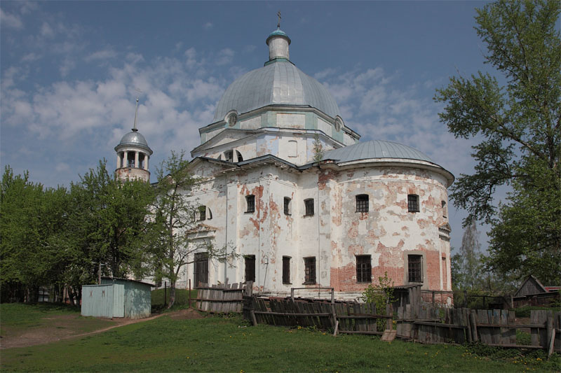 Ульяново. Церковь Воскресения Христова. фасады