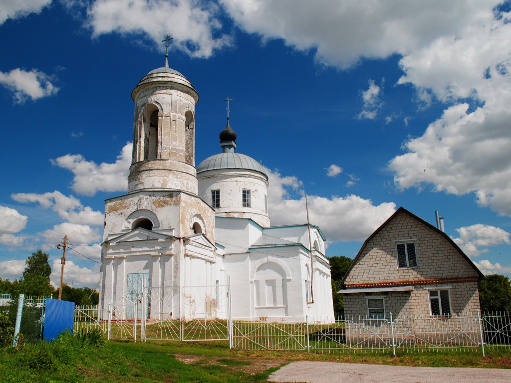 Васильевка. Церковь Михаила Архангела. фасады, Западный фасад храма Михаила Архангела в селе Васильевка.