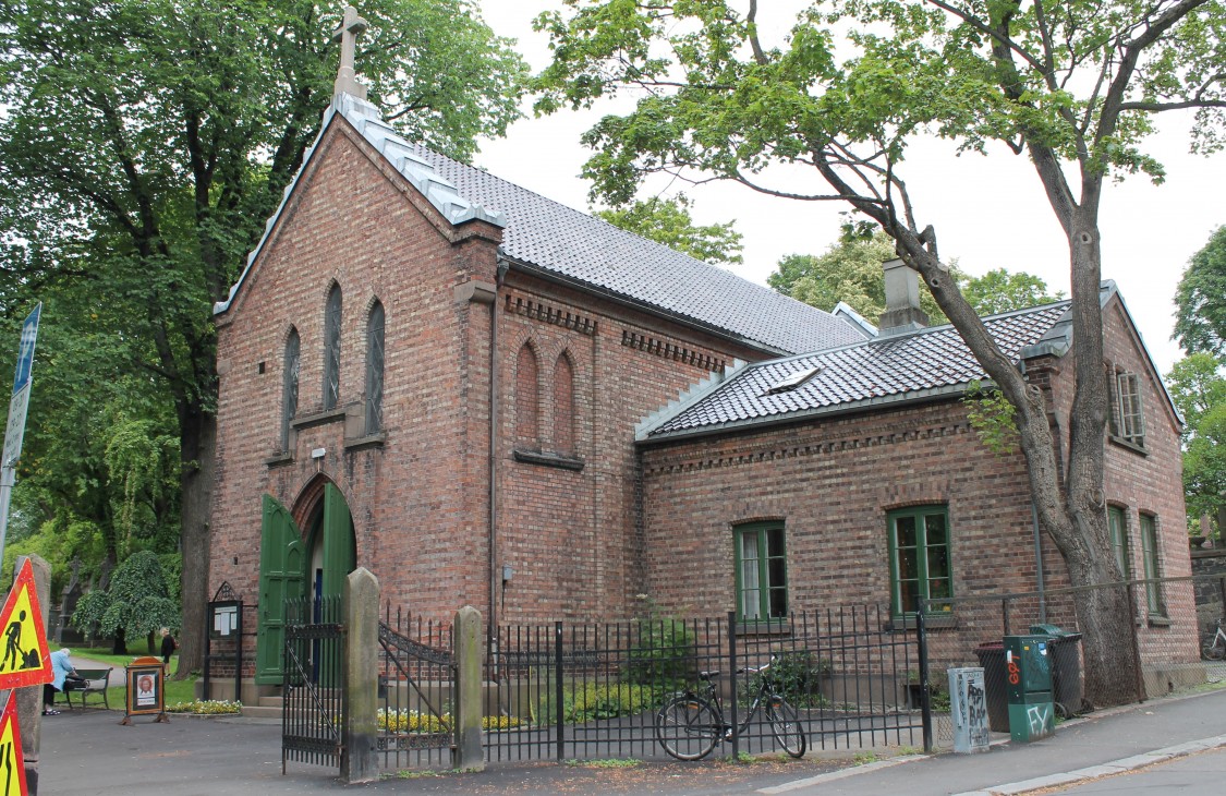 Осло. Церковь Воскресения Словущего и Ольги равноапостольной. фасады