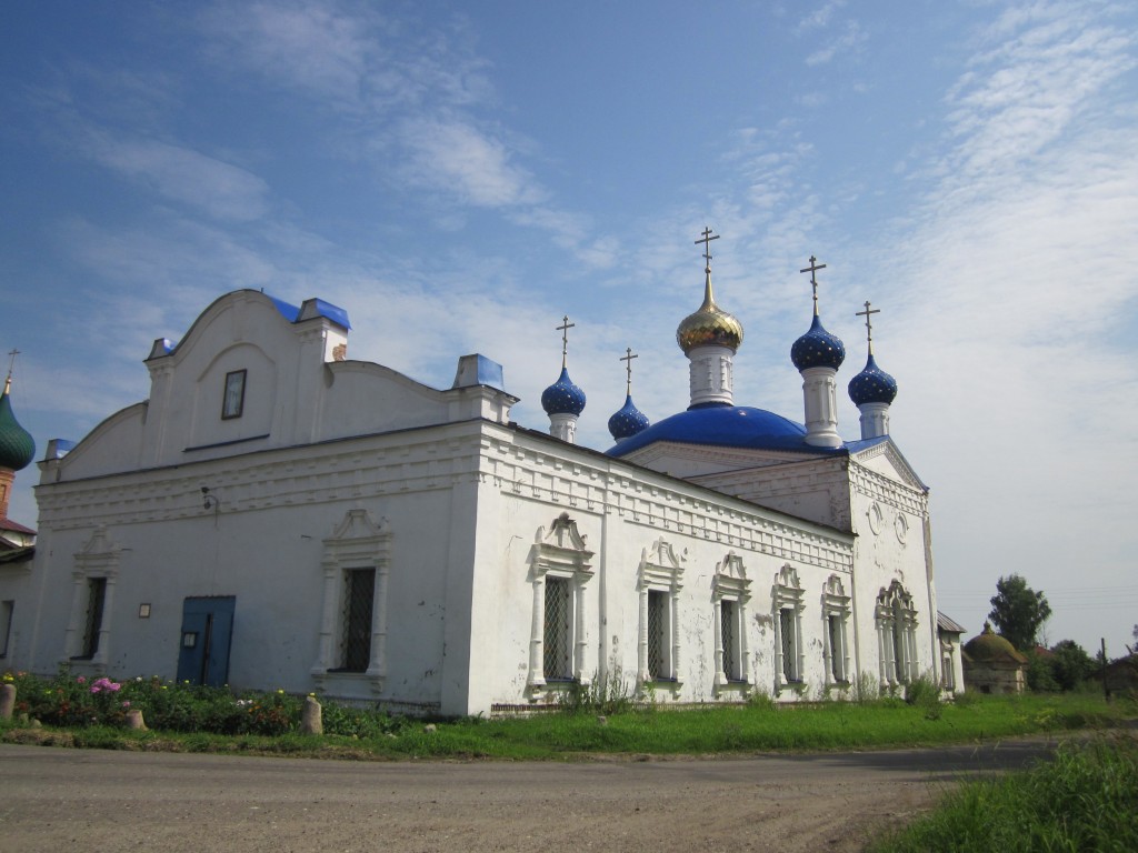 Великое. Церковь Покрова Пресвятой Богородицы. фасады