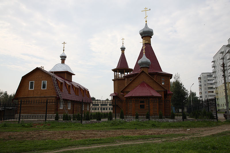 Церковь Меркурия Смоленского при Академии ПВО, Смоленск (Смоленск, город, Смоленская область). общий вид в ландшафте