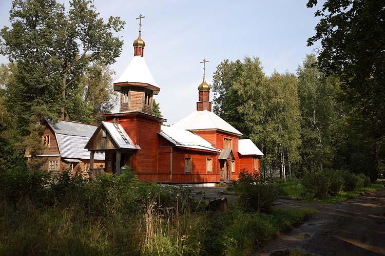 Гедеоновка. Церковь Феодора Смоленского. общий вид в ландшафте