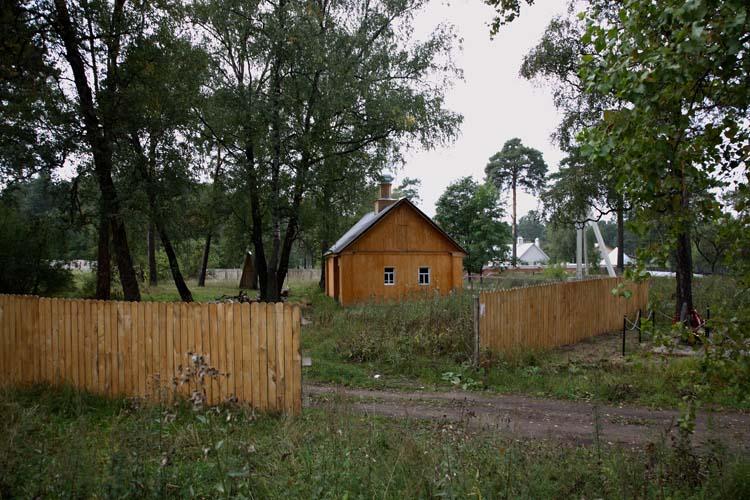 Красный Бор. Церковь Андрея Смоленского (временная). фасады