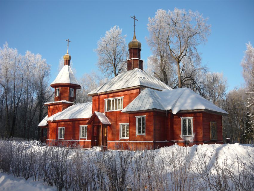 Гедеоновка. Церковь Феодора Смоленского. общий вид в ландшафте