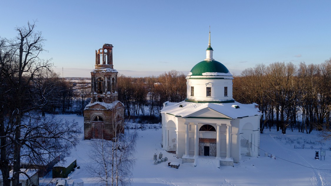 Церковь Казанской иконы Божией Матери, Рай (Смоленский район, Смоленская область). общий вид в ландшафте