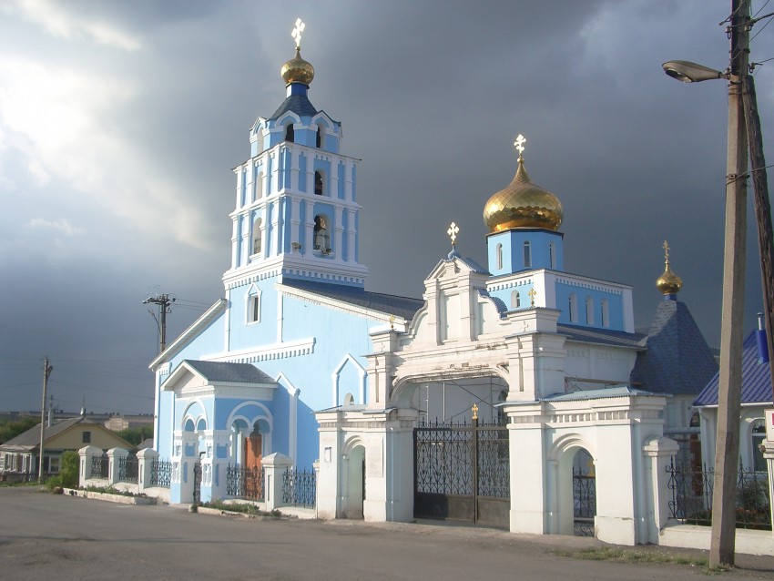 Магнитогорск. Церковь Михаила Архангела. общий вид в ландшафте
