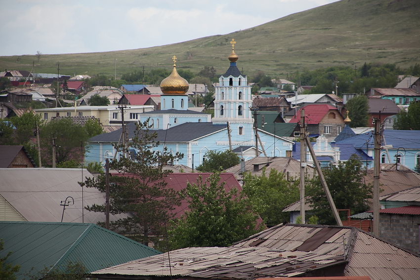 Церковь Михаила Архангела, Магнитогорск (Магнитогорск, город, Челябинская область). фасады, Вид с моста через реку Башик