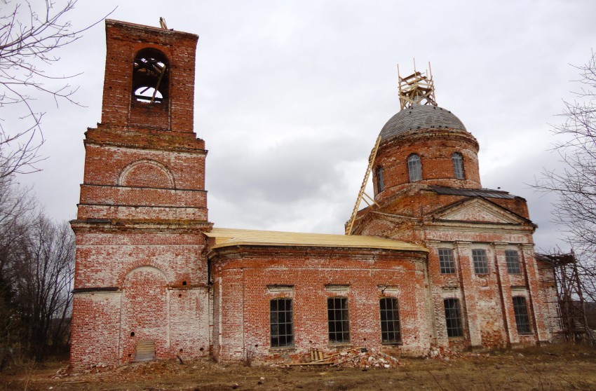 Плотинское. Церковь Покрова Пресвятой Богородицы. фасады