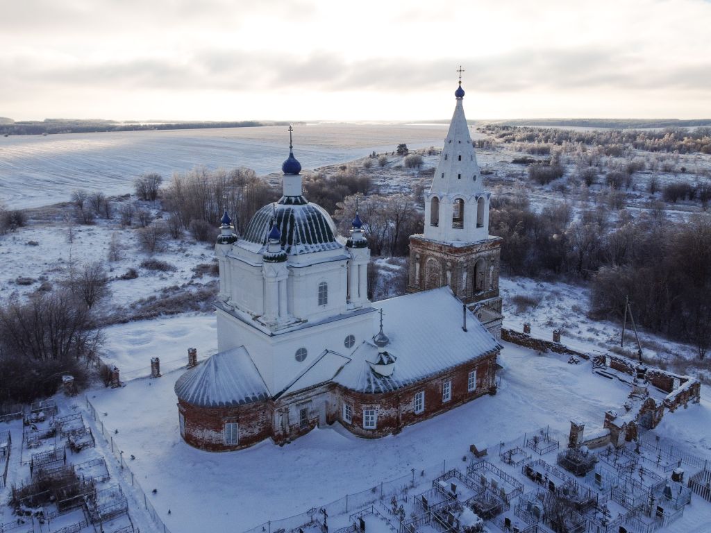 Церковь Рождества Христова, Петровка (Лысковский район, Нижегородская область). общий вид в ландшафте