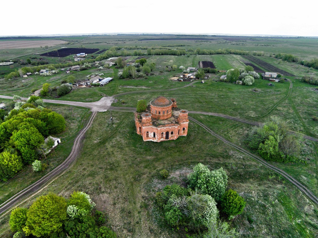 Церковь Троицы Живоначальной, Троице-Орловка (Скопинский район и г. Скопин, Рязанская область). общий вид в ландшафте