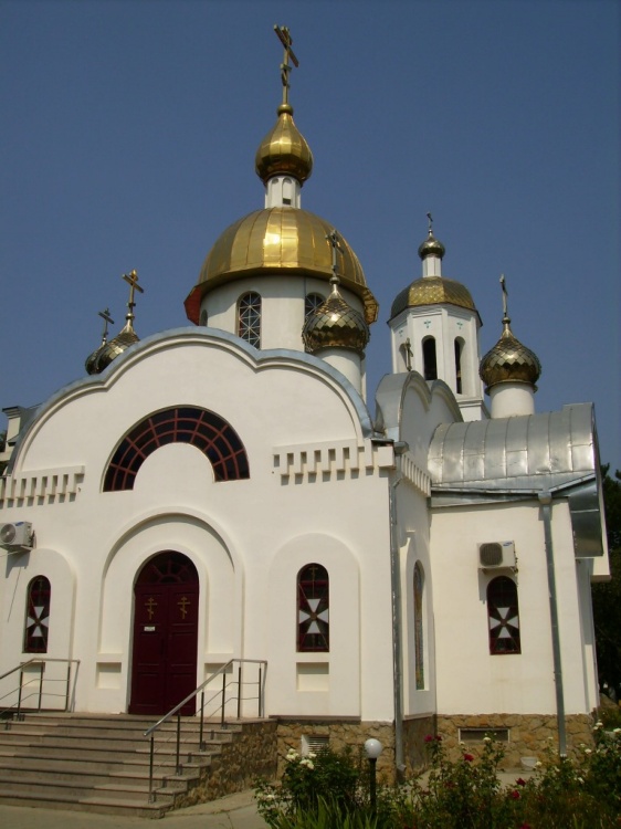 Краснодар. Церковь Иоанна Воина. общий вид в ландшафте